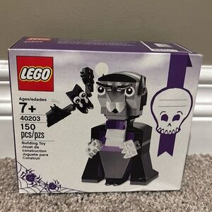 LEGO Seasonal Vampire and Bat